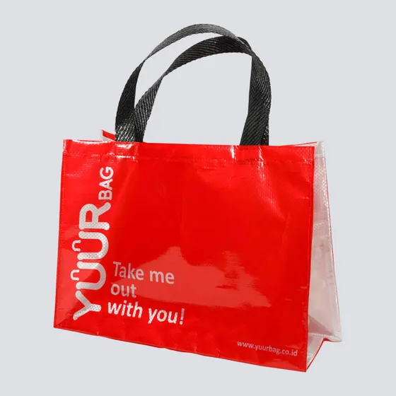 Tas belanja ramah lingkungan yang terbuat dari botol plastik daur ulang